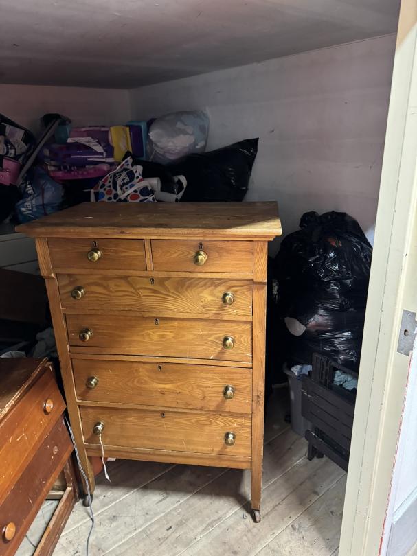 Storage Unit Auction in Niagara Falls , NY at UHaul of Niagara Falls ends on 9th April, 2024 8